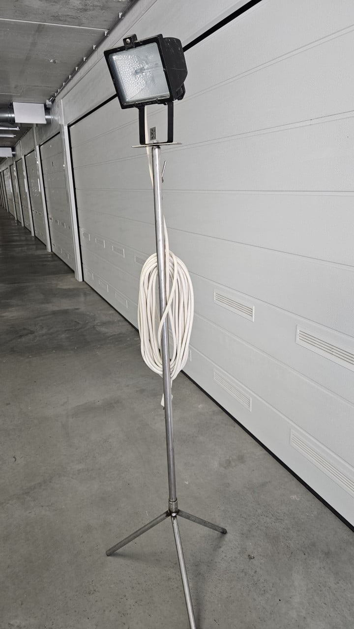 RVS bouwlamp met statief, zéér flexibel inzetbaar ( ruim 3 meter ! )