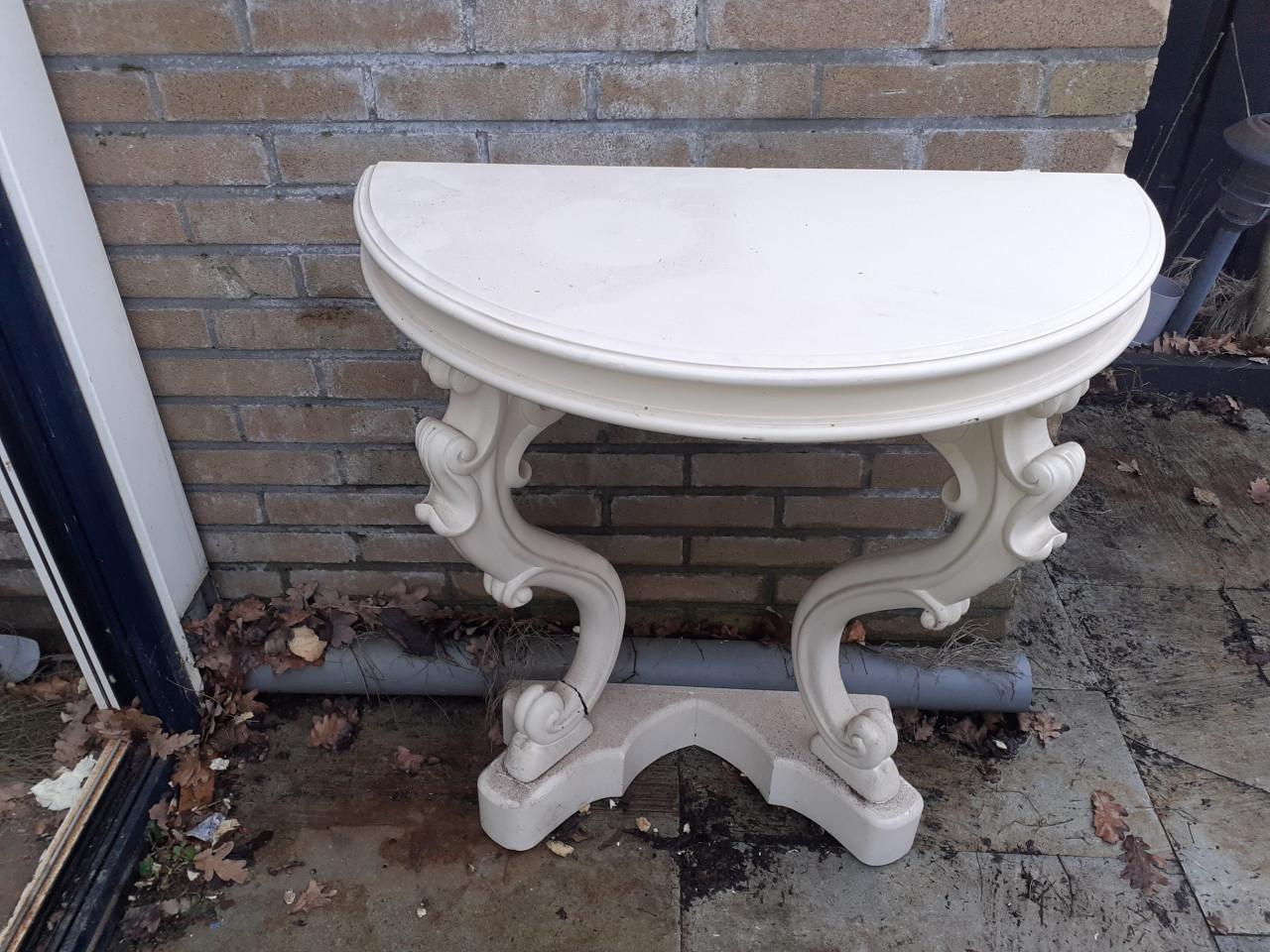 3 x Side-Table & Side Table op 2 poten