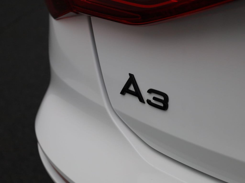Audi A3 sportback 45 tfsi e s edition competition 245 pk | s-line | automaa