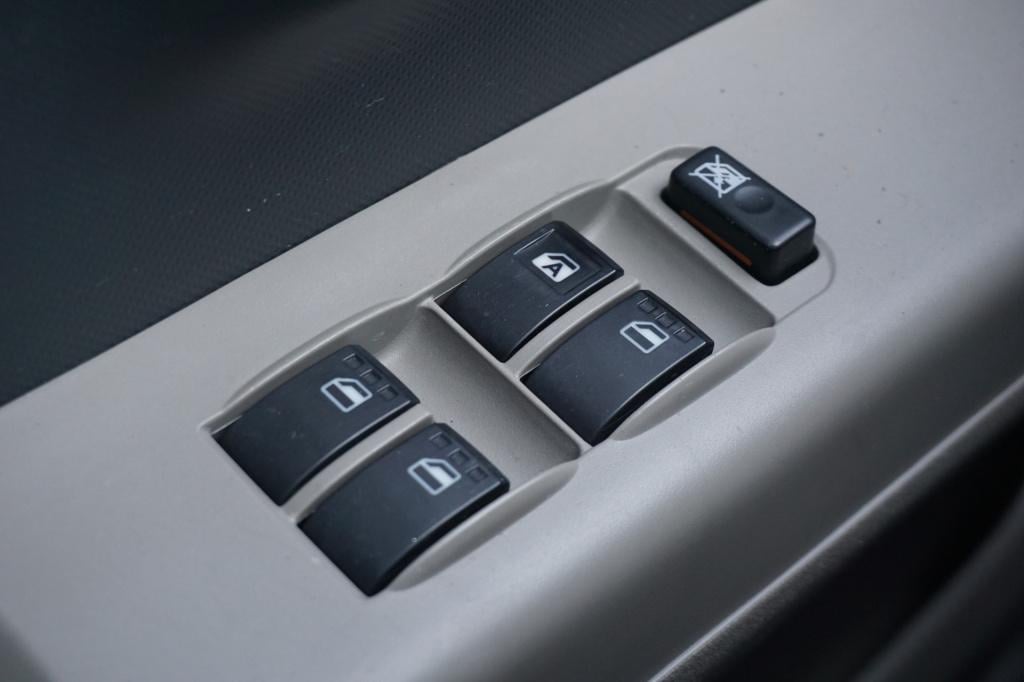 Daihatsu Sirion 2 1.3-16v comfort airco / cruise / parkeers. / elektr. rame