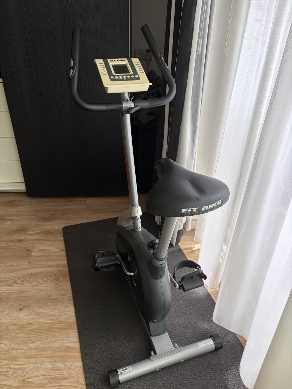 Hometrainer met extra mat