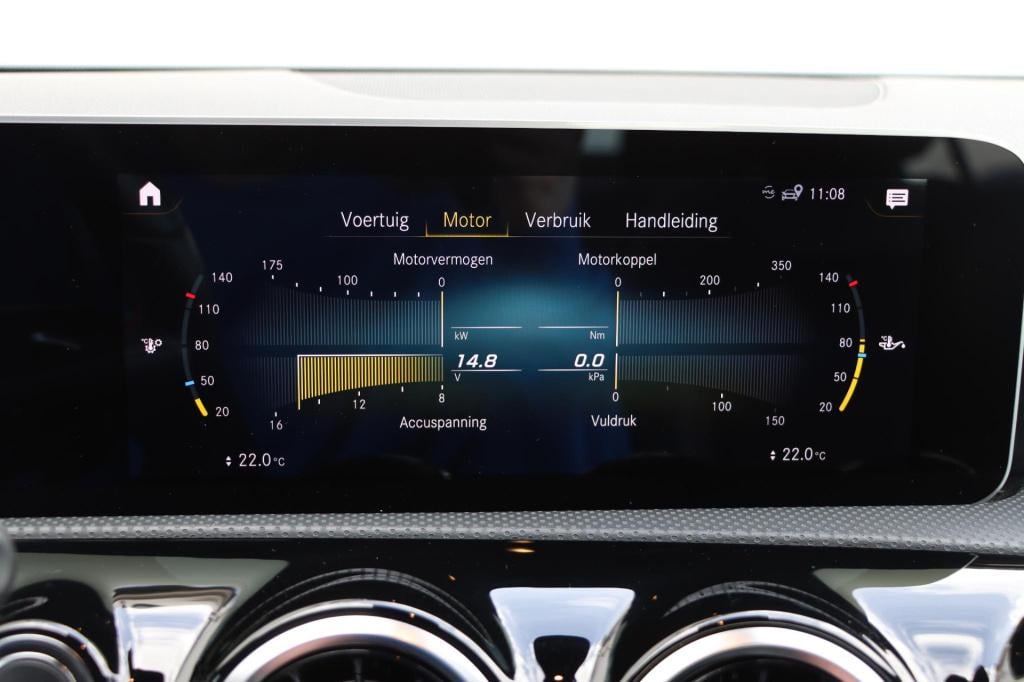 Mercedes-Benz A-Klasse 180 business solution amg 136pk automaat
