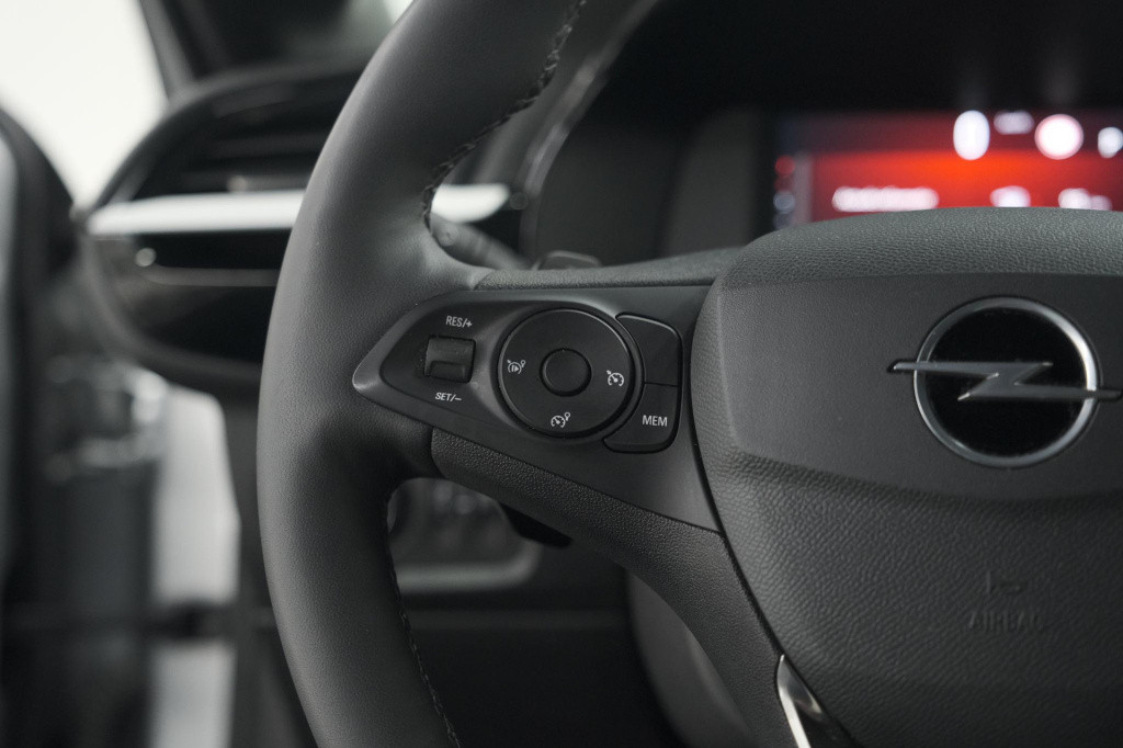 Opel Corsa 130 eat8 gs line | camera | navigatie | apple carplay | parkeers