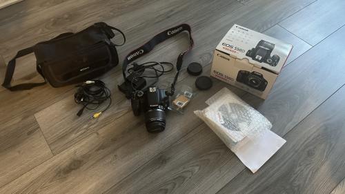 Canon EOS 550d DSLR camera met factuur