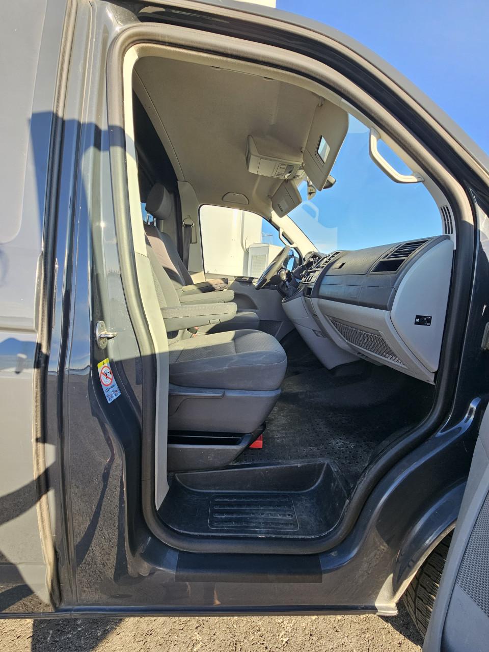 VW Transporter T5 l2h1 2013