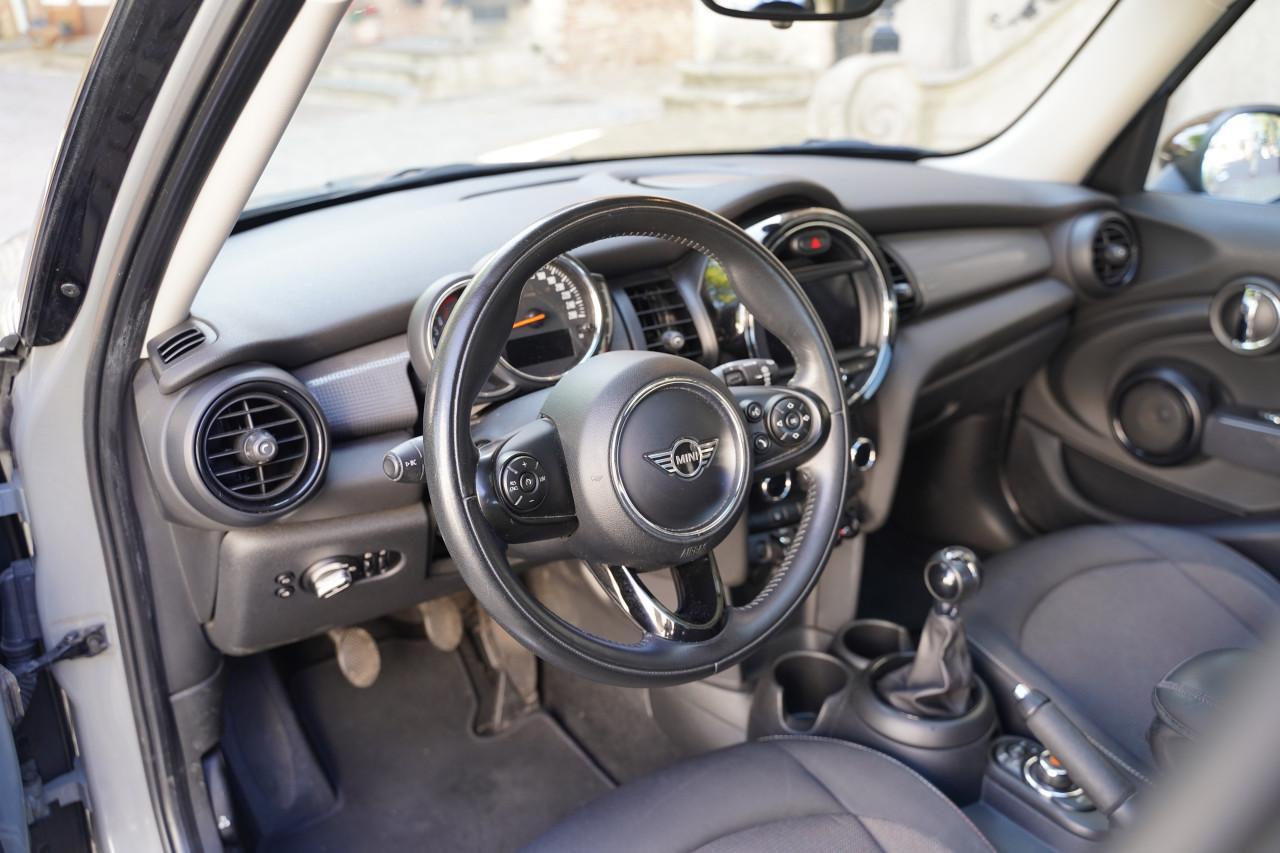 Zeer nette Mini 5-deurs Business I PANO I 2E EIG I 2019