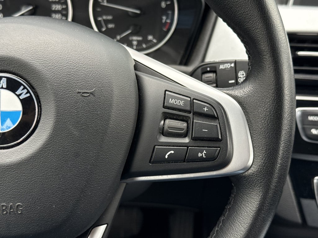 BMW X1 sdrive20i centennial executive | nl-auto | 1e eig | dealer oh | navi