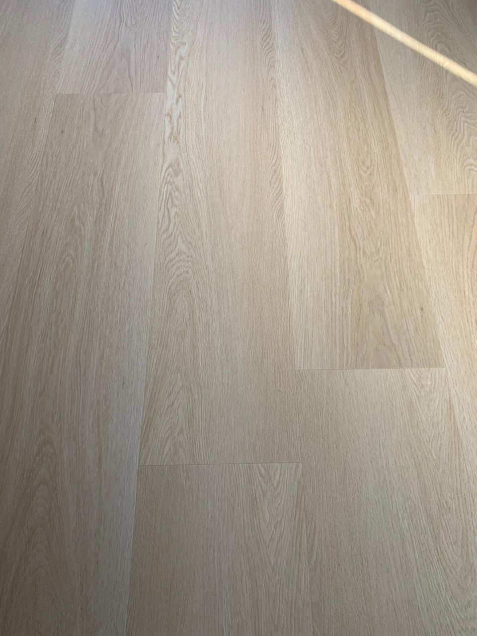 Mooie klik-PVC vloer ±45m² , klaar voor hergebruik