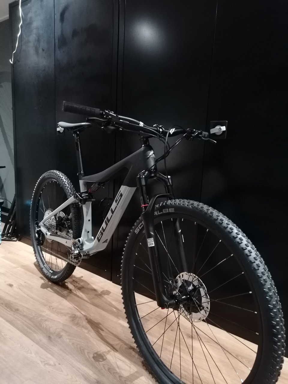 Bulls wild edge carbon full suspension