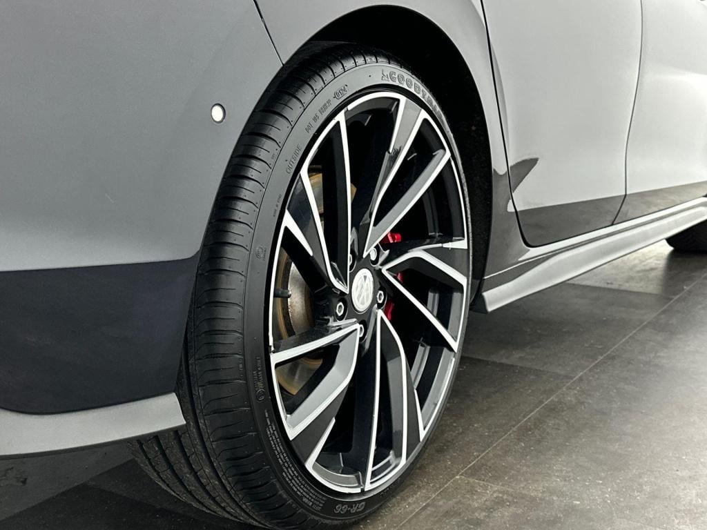 Volkswagen Golf 2.0 tsi gti | camera | harman kardon | head-up-display