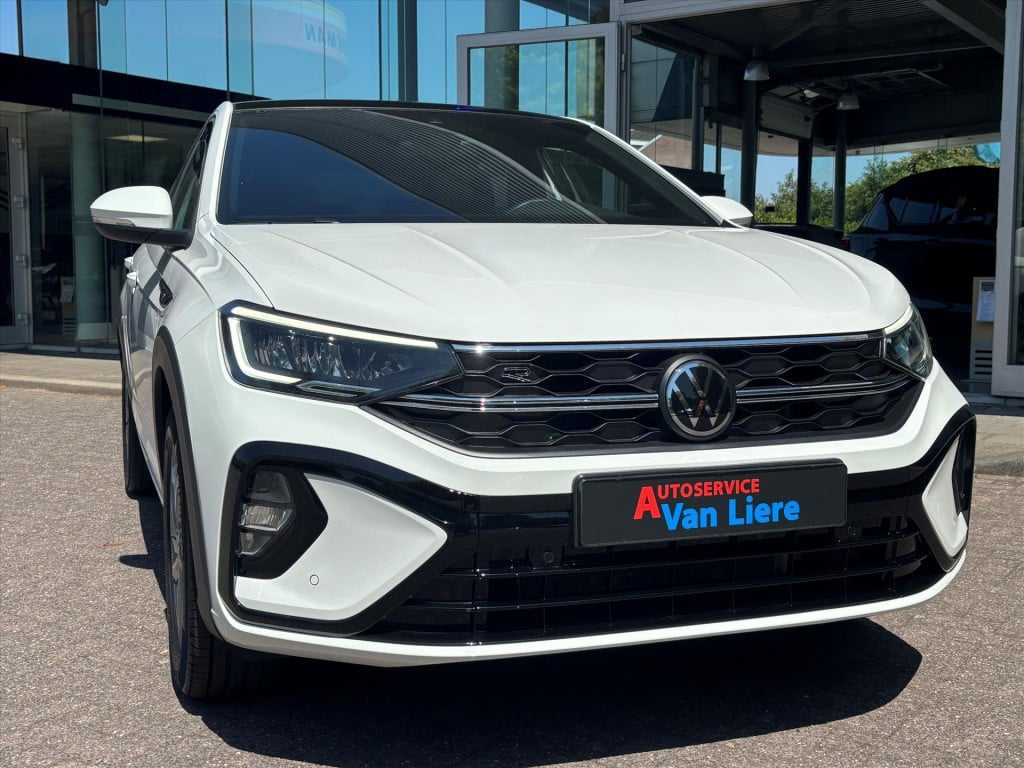 Volkswagen Taigo 1.0 tsi 110pk r-line| pano dak|trekhaak|led| navi via carp