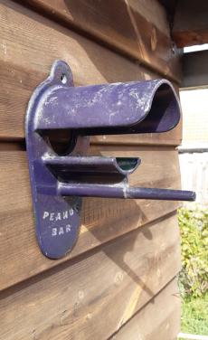 Pindakaaspothouder met zitstokje