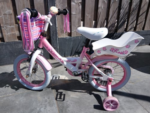 Kinderfiets meisje