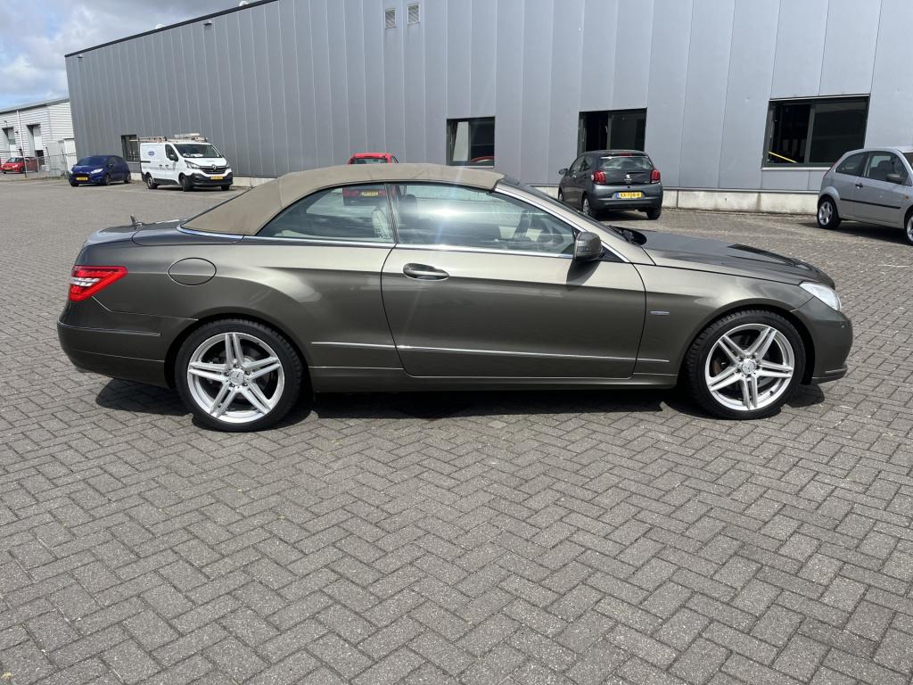 Mercedes-Benz E-Klasse cabrio 300 cgi elegance 118 dkm zeer mooie cabrio