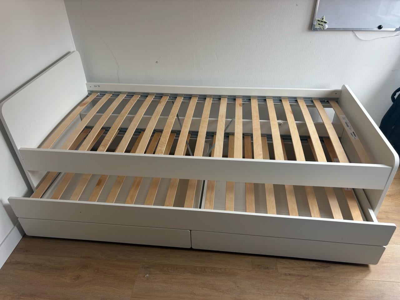 Bedbank IKEA Släkt wit