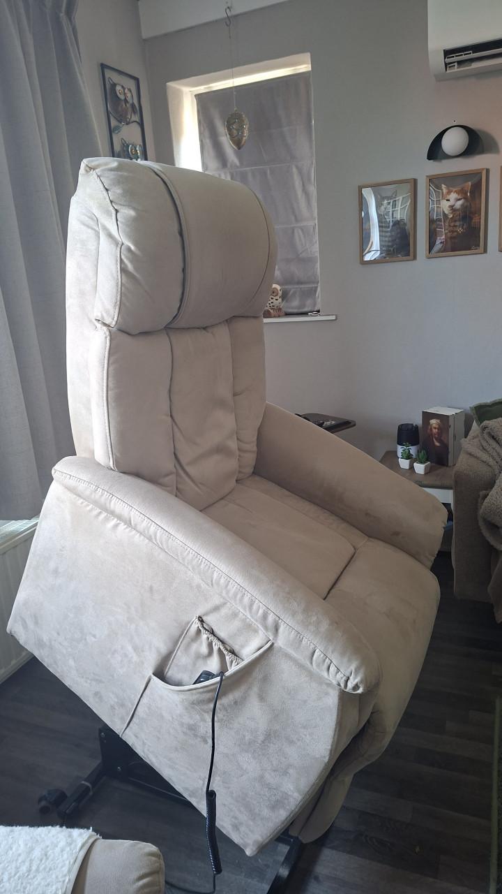 Relaxfauteuil (sta-op functie) in nieuwstaat en 2 stoeltjes in retro stijl