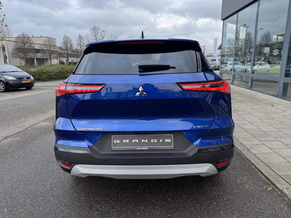 Mitsubishi Grandis 1.8 hev first edition