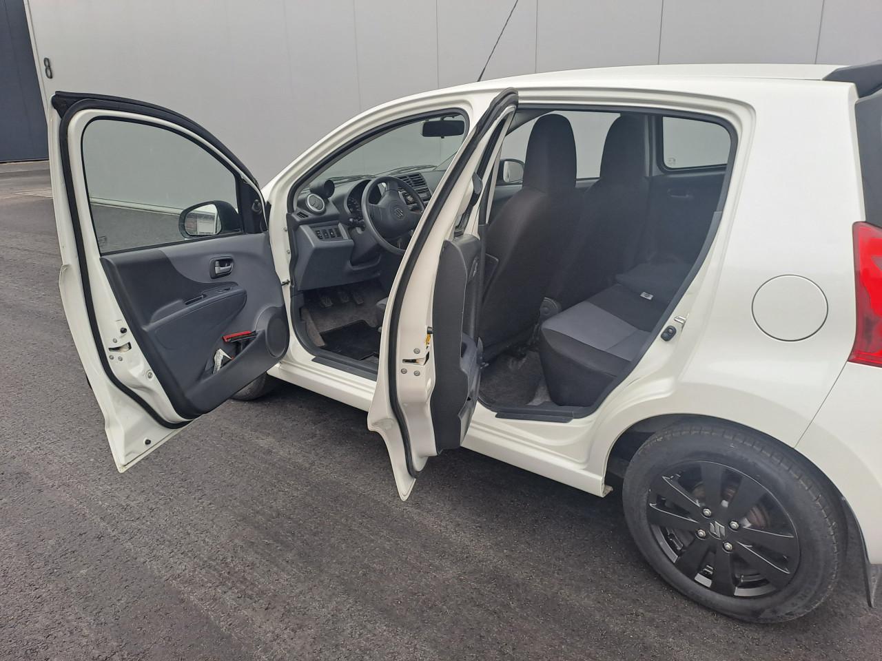 Suzuki Alto 1.0 celebration wit metallic