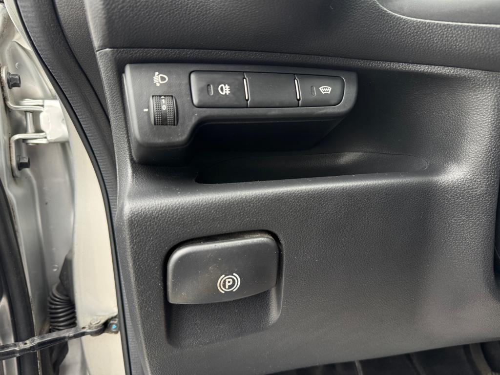 Kia Carens 2.0 cvvt x-tra * airco * trekhaak * apk tot 07-10-2027