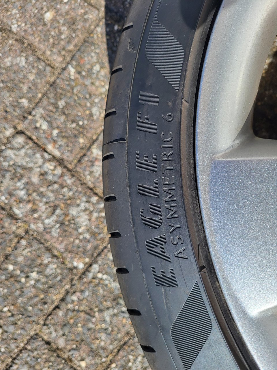 Skoda 18 inch met NIEUWE Goodyear banden.
