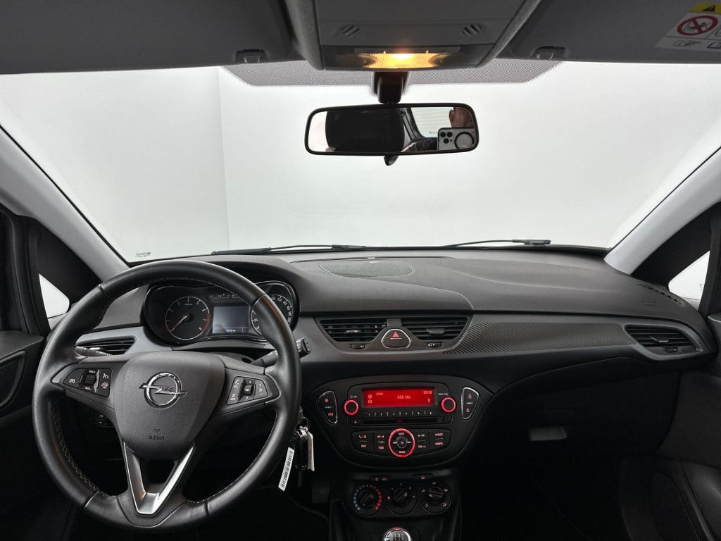Opel Corsa 1.4 favourite | airco | cruise control | bluetooth