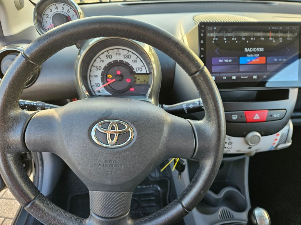 Toyota Aygo 1.0-12v aspir. green / nl auto / nap