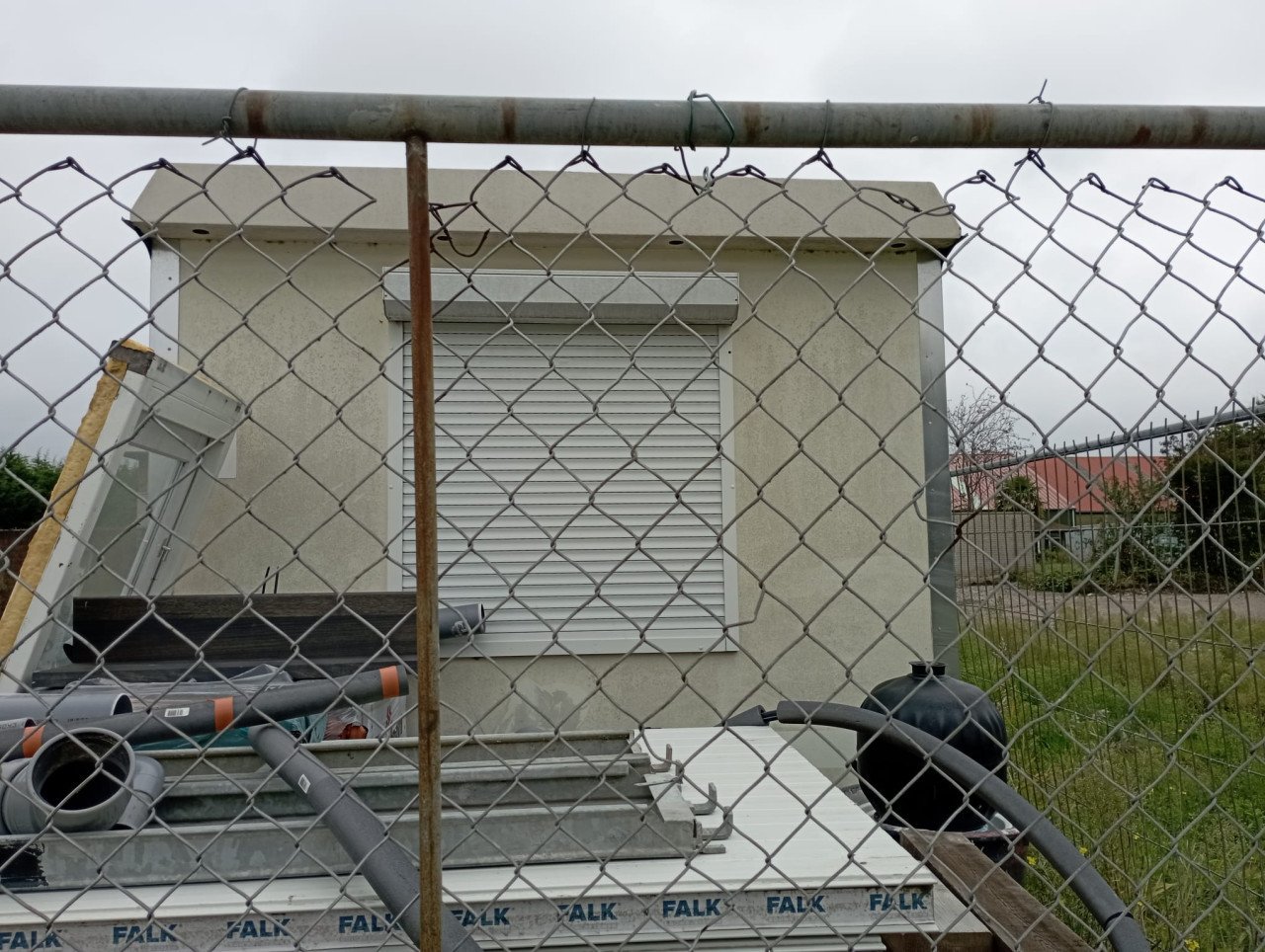 Toilet, schaf/woonunit 8 x 3,5 meter