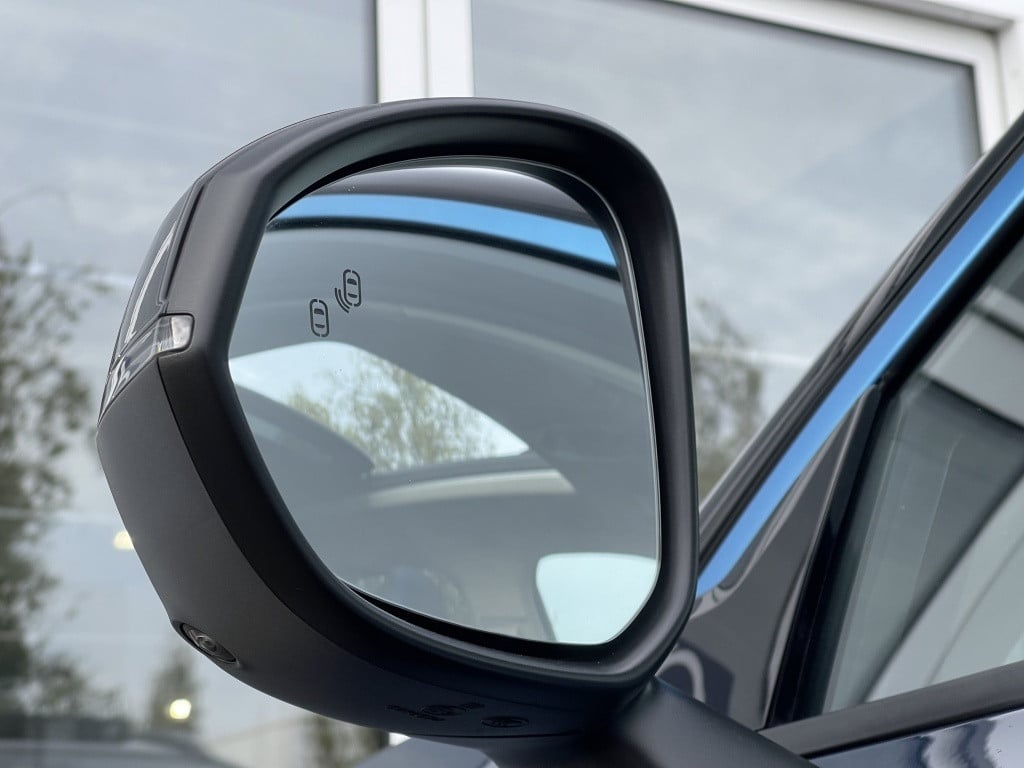 Lynk & Co 01 262pk plug-in hybride| panodak| adap.cruise| 360camera| keyles
