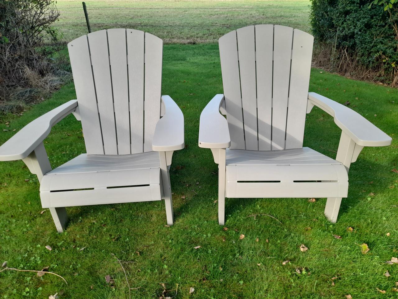 2 Prachtige kunststof tuinstoelen (z.g.a.n.) Keter Troy Adirondack