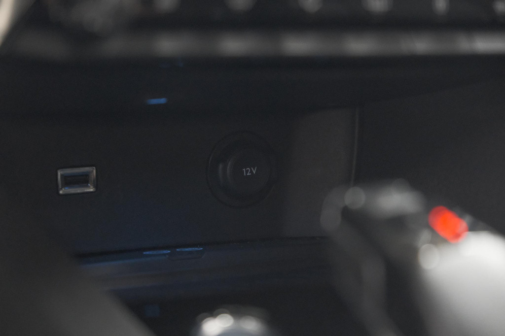 Peugeot 3008 puretech 130 eat8 blue lease premium | camera | elektronische 
