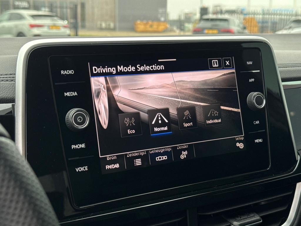 Volkswagen T-roc 1.5 tsi r-line edition * massage * carplay * trekhaak * ca