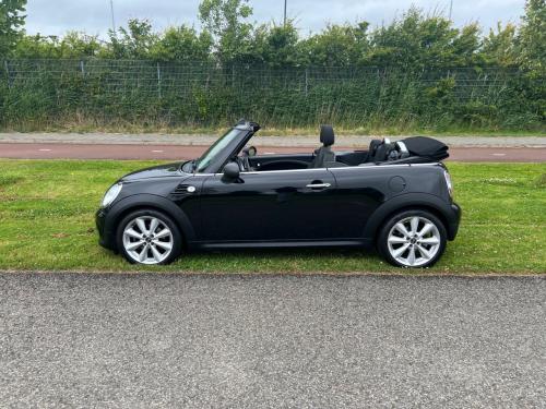 Prachtige Mini Cabriolet uit 2012 met slechts 114.000 km