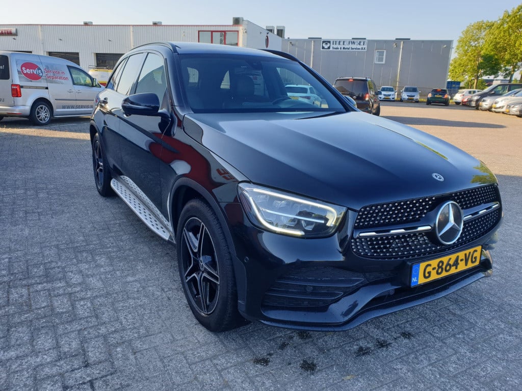 Mercedes-Benz Glc 220d 4matic amg-line -schade!-
