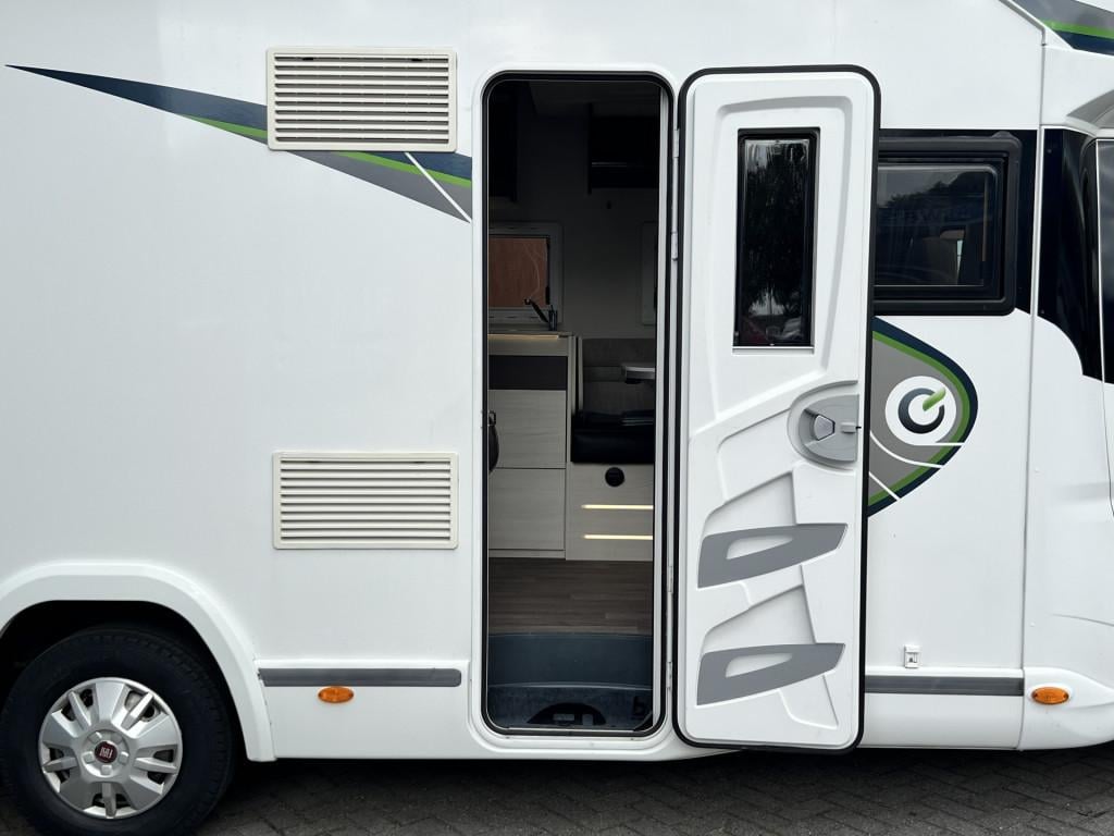 Chausson Onbekend 757 welcome | 2 enkele bedden + 1 groot bed | camera | tv