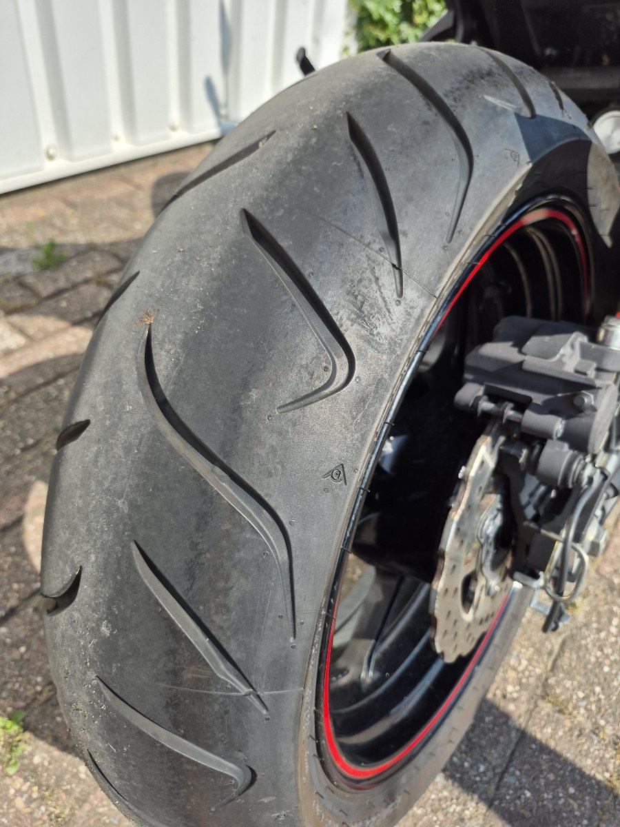 Kawasaki Z750R uit 2011. limited edition