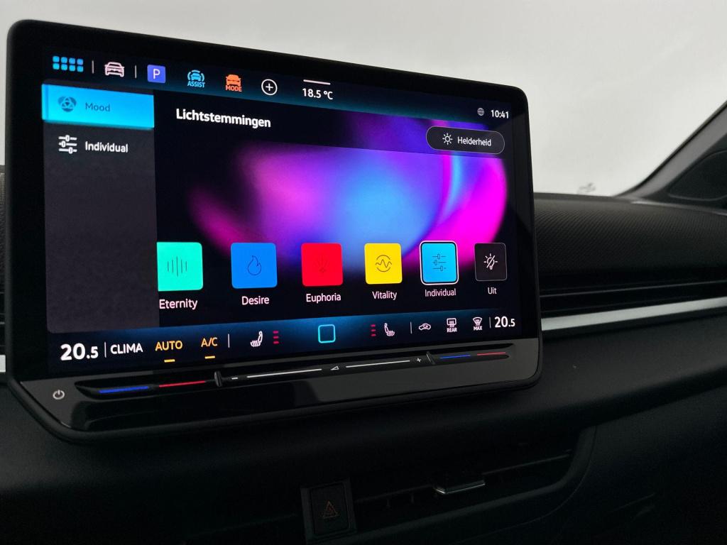 Volkswagen T-roc 1.5 etsi r-line first edition