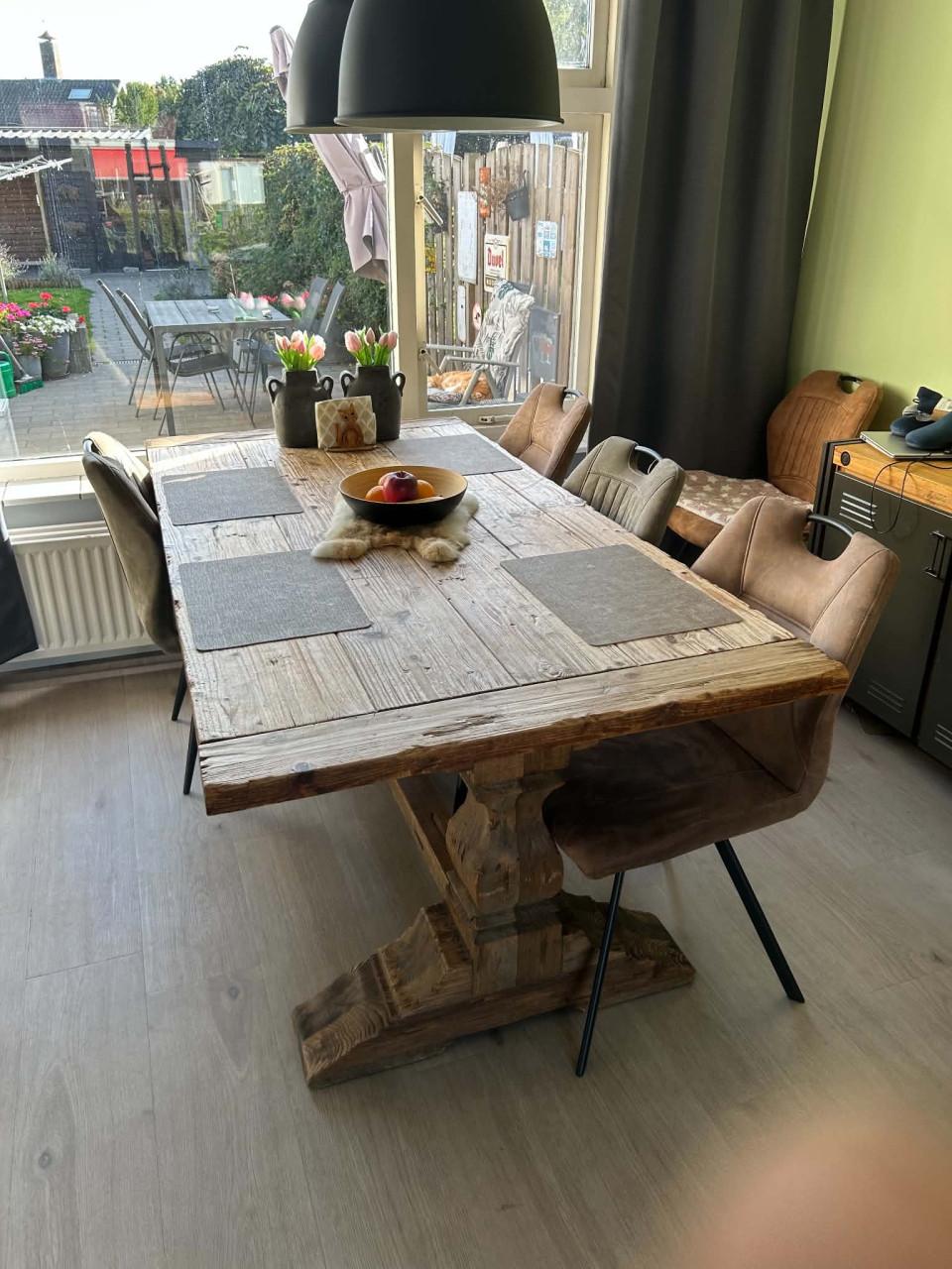 Kloostertafel  zonder stoelen