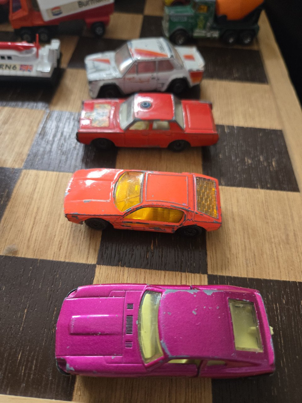 18x Matchbox autos, Lesney Made in England. Bieden mag.