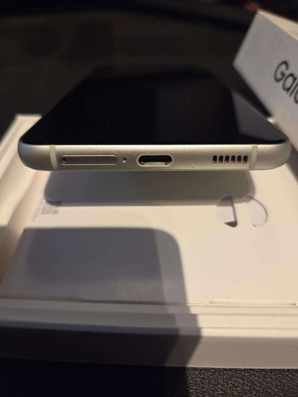 Samsung s21 FE smartphone
