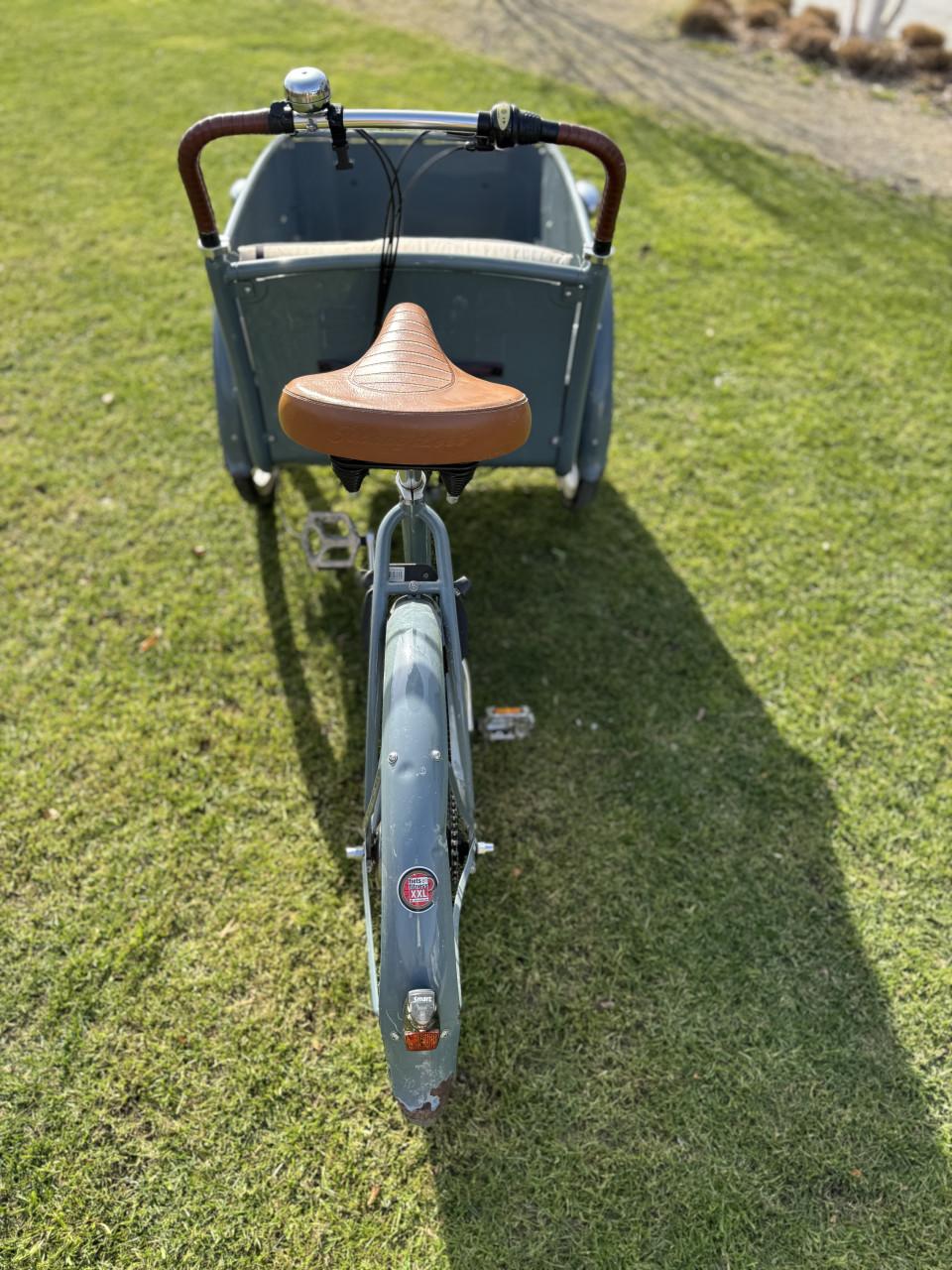 Johnny Loco bakfiets. Altijd binnen gestaan.