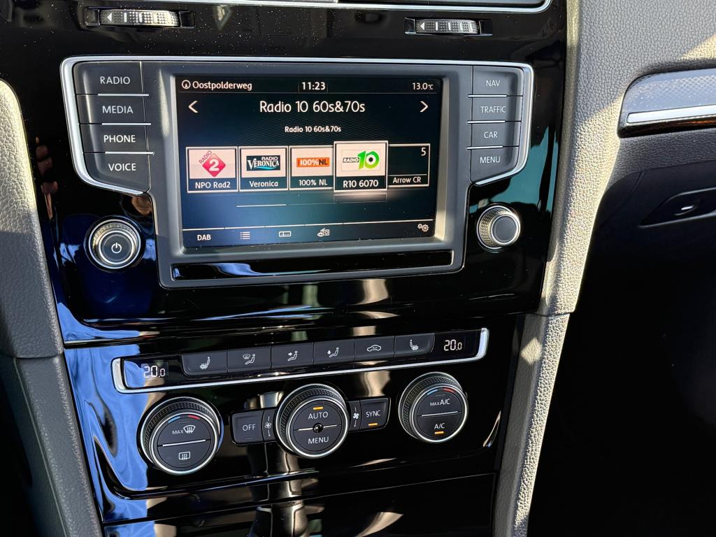 Volkswagen Golf 1.2 tsi business edition r connected dsg