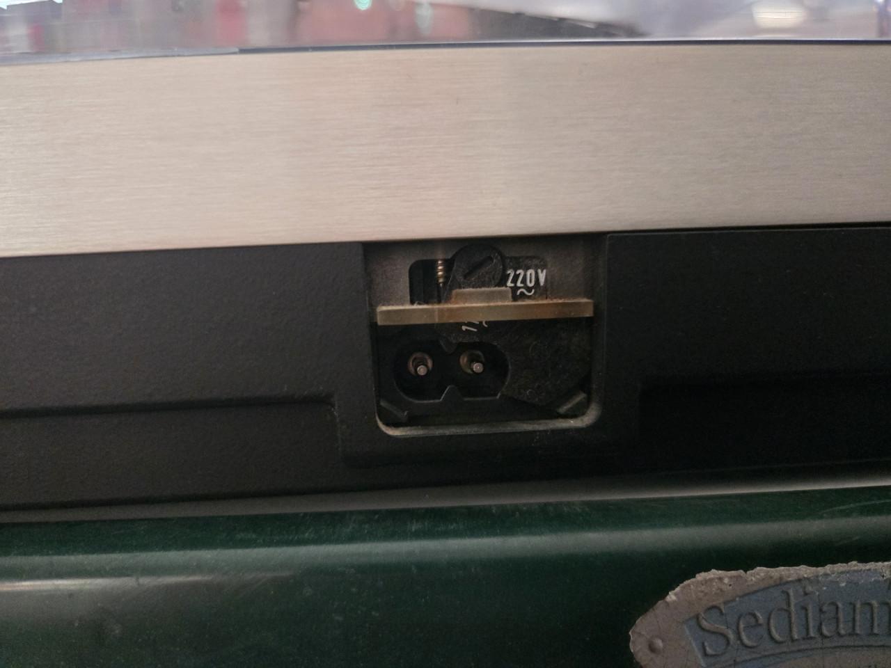 Thorens TD 115 semi-automatische draaitafel