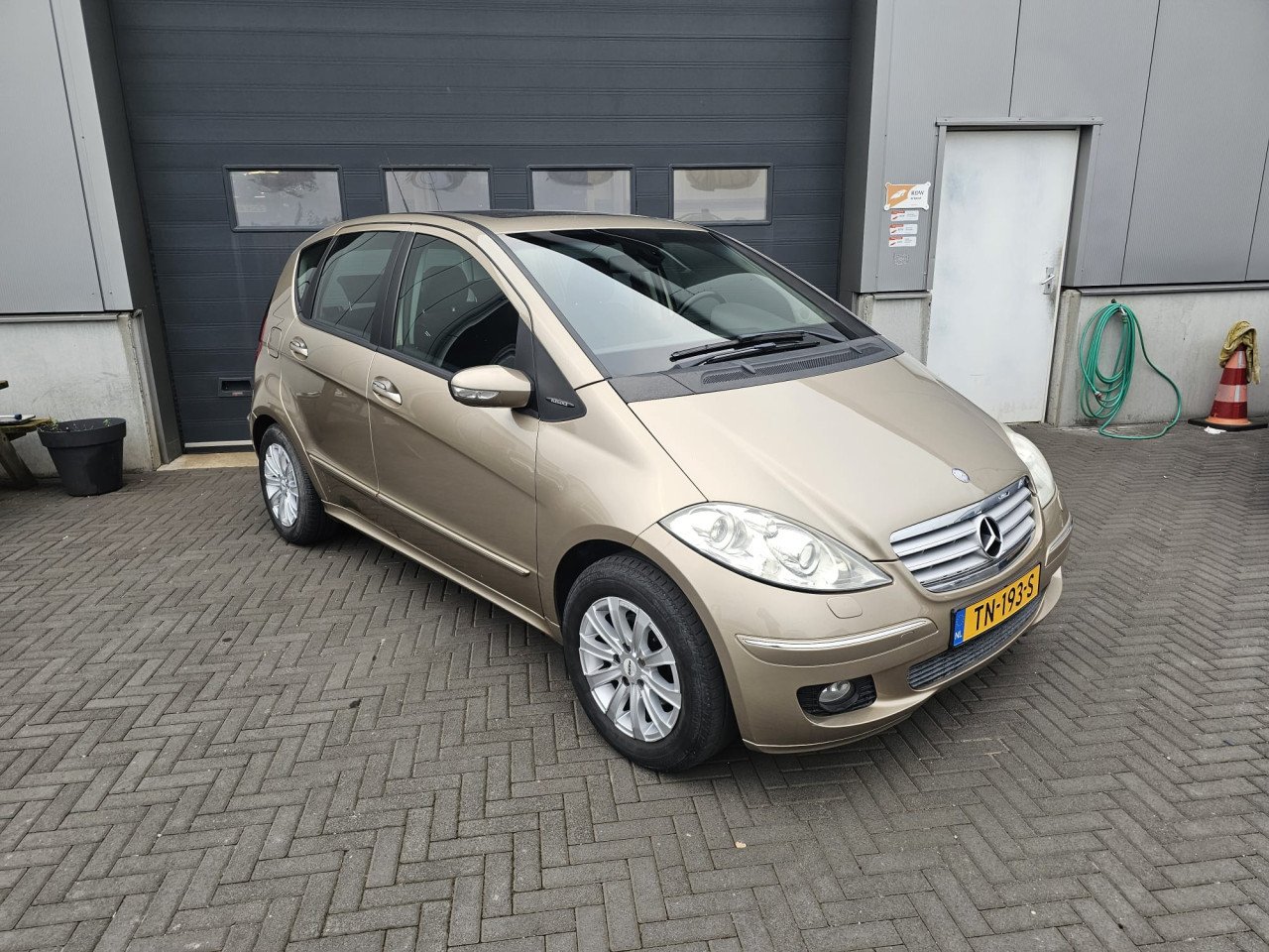 TE KOOP MERCEDES BENZ A KLASSE 150 AVANTGARDE ROKERSVRIJE AUTO