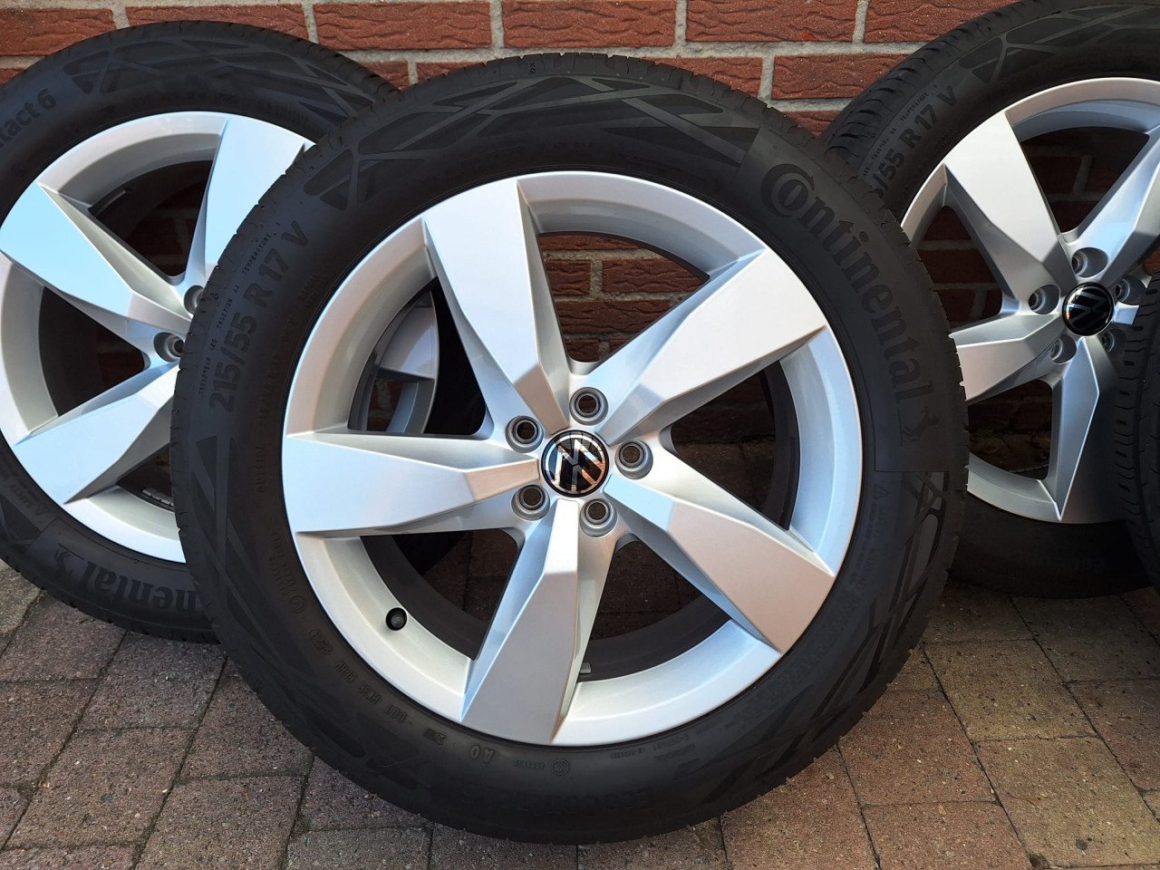 Originele Volkswagen T-Cross Velgen met Z.G.A.N Continental zomerbanden