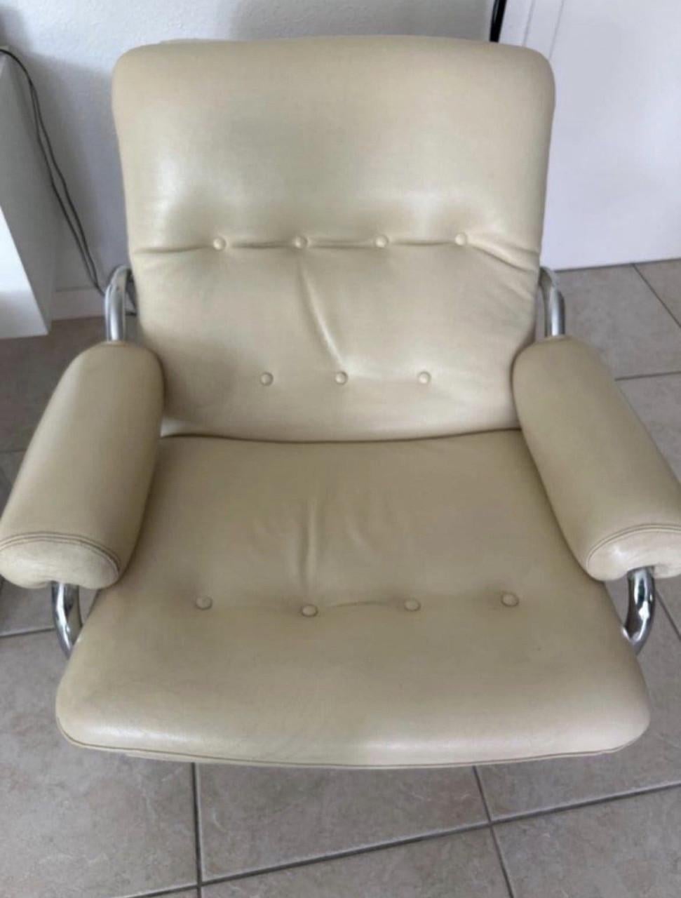 Mooie fauteuil - wit leer