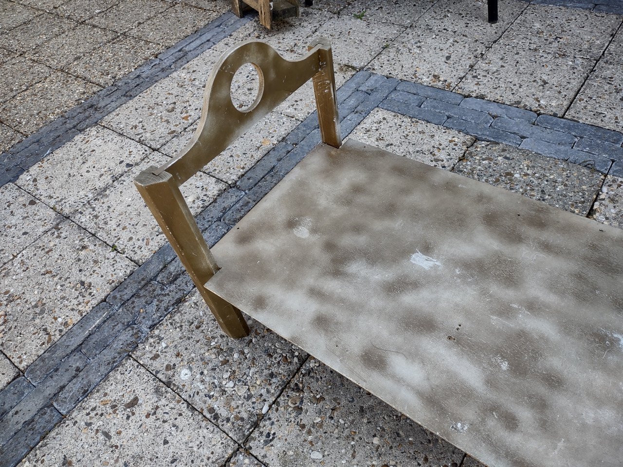 Groot houten poppenbed, hondenmand verhoging, bedje pop.