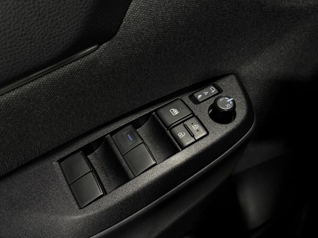 Toyota Yaris Cross 1.5 hybrid first edition | bsm | stoelverwarming | camer