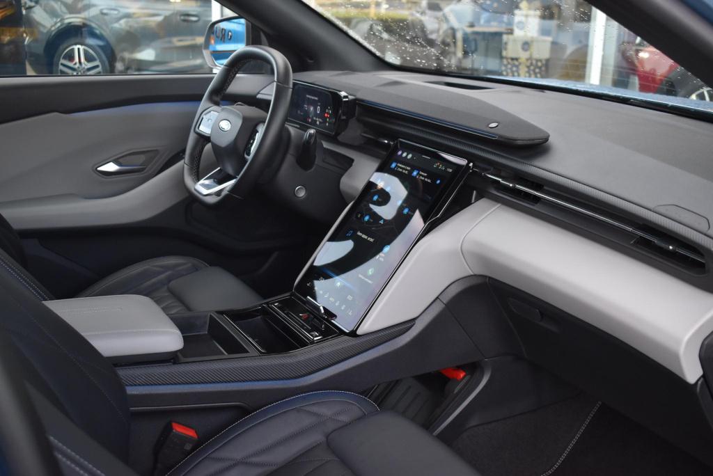 Ford Explorer premium extended range rwd 77 kwh | panoramadak | climate con