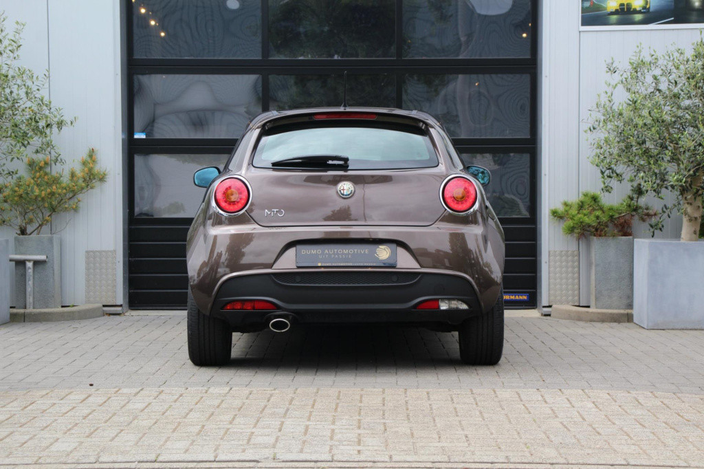 Alfa Romeo MiTo 1.4 super - nieuwe dis.riem + w.p - rijklaar - 1e eig - dea