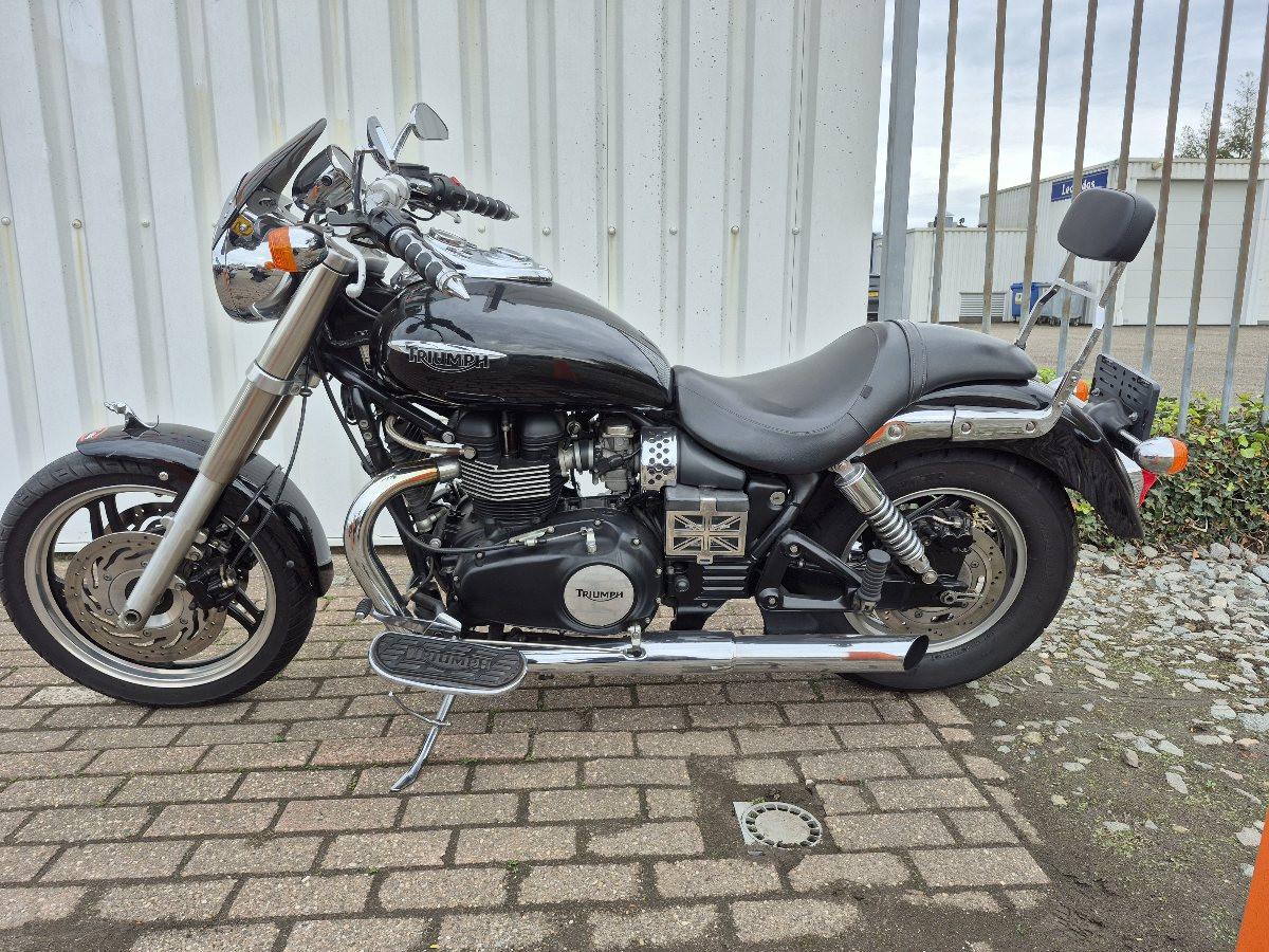 Triumph Speedmaster 900 uit 2010, mooie chopper